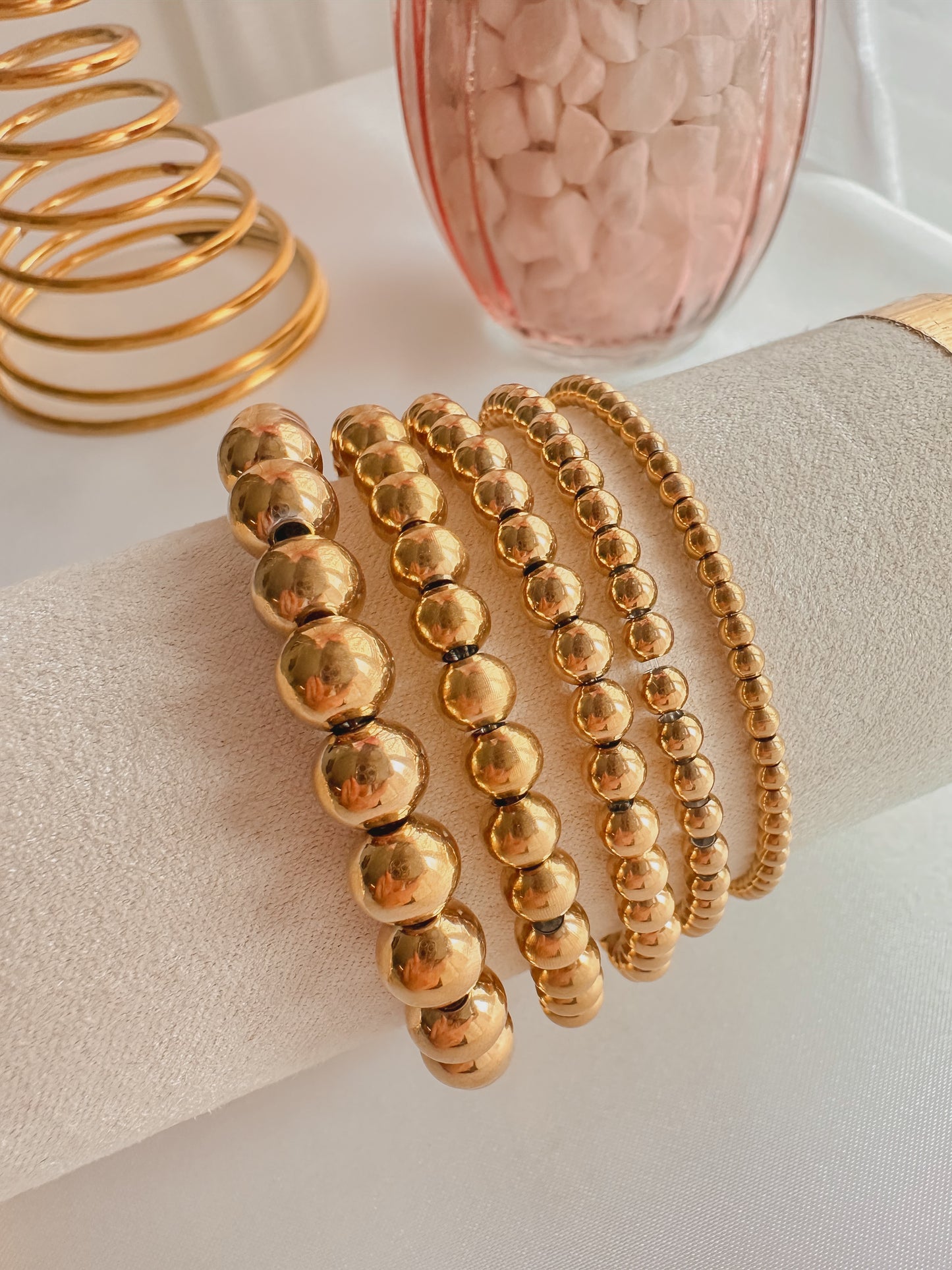 Elastic ball bracelet