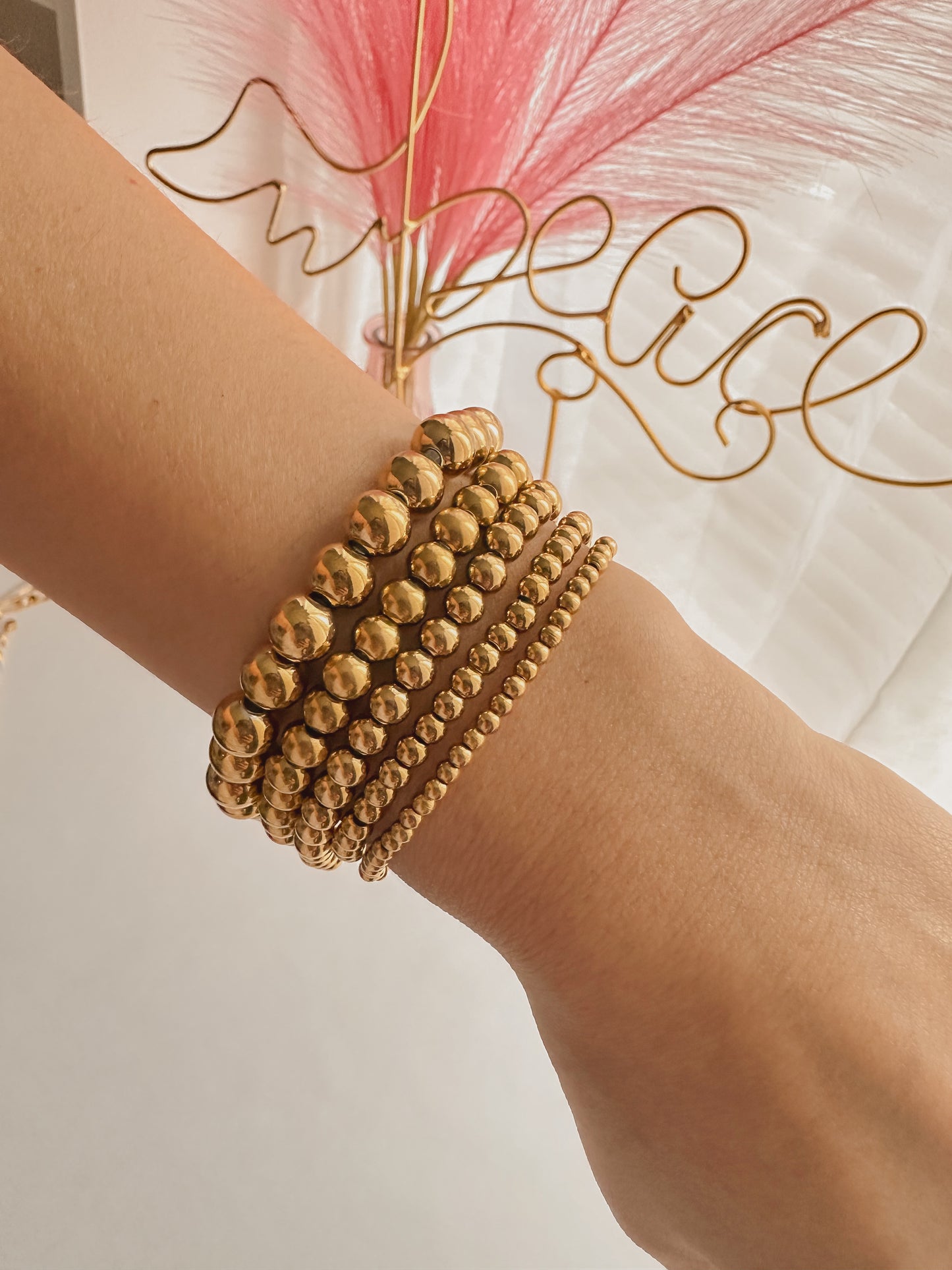 Elastic ball bracelet
