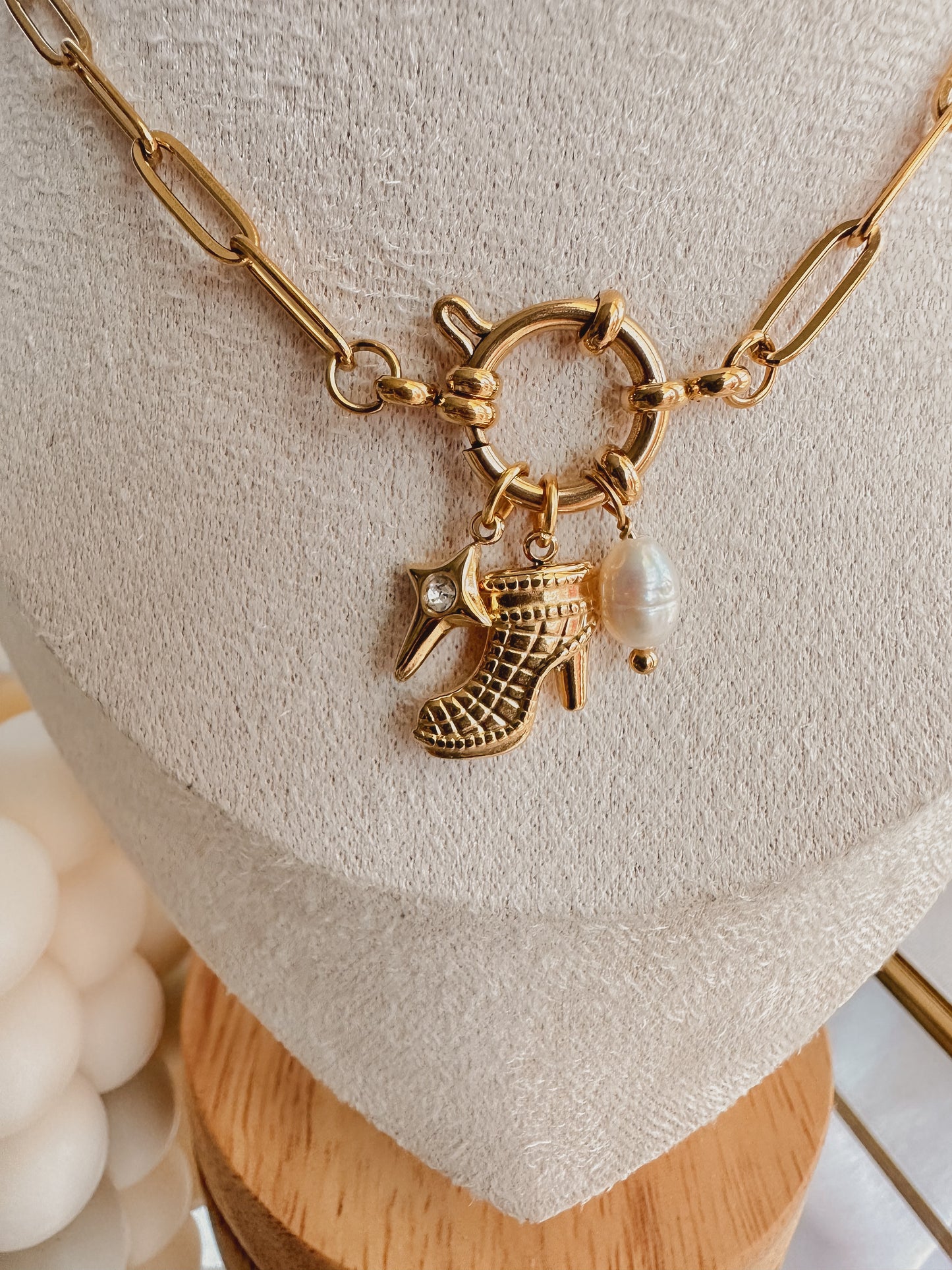 Beauty necklace