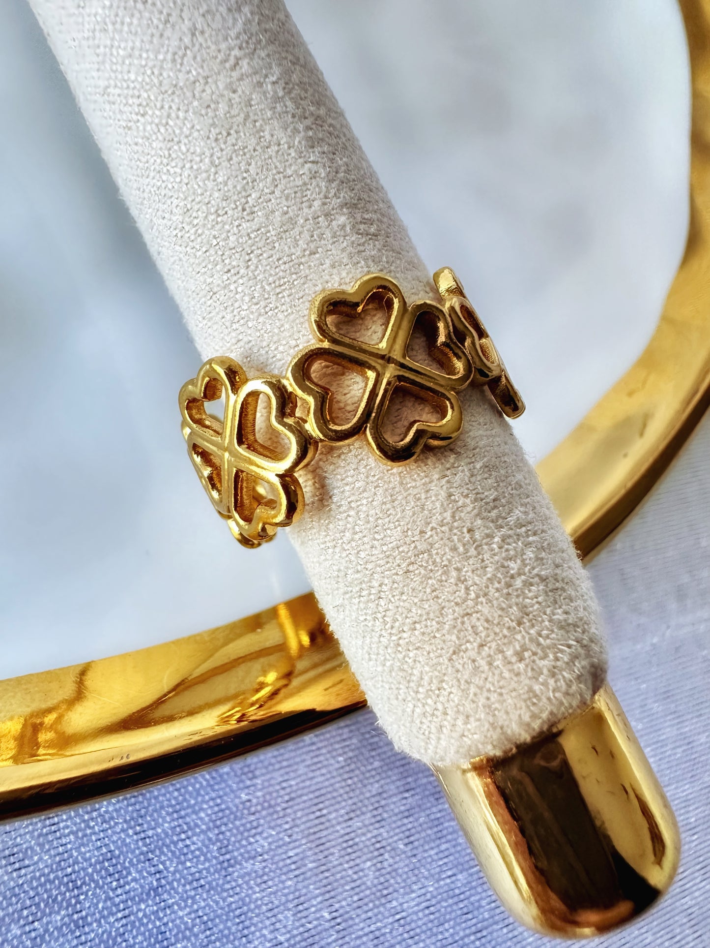 Clover love ring